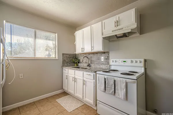 $650 | 2323 Arbor Place, Unit 1, San Antonio, TX 78207