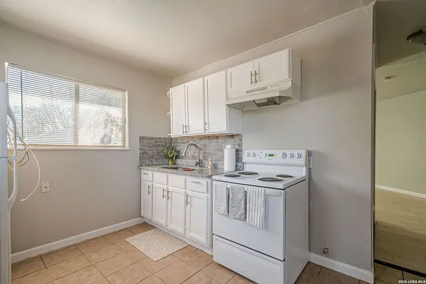 $650 | 2323 Arbor Place, Unit 1, San Antonio, TX 78207