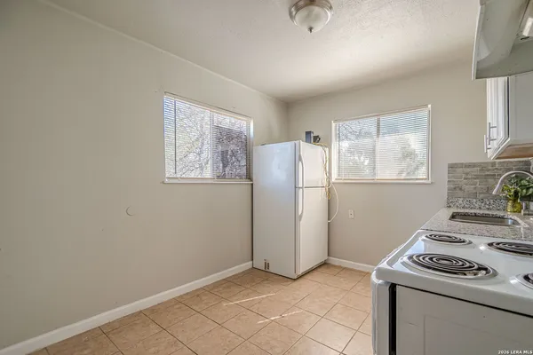 $650 | 2323 Arbor Place, Unit 1, San Antonio, TX 78207