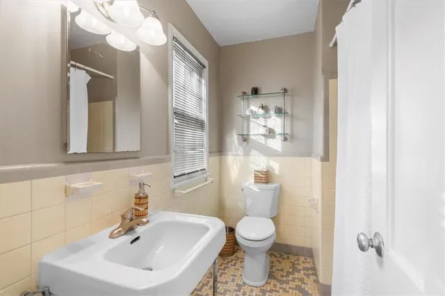 $475,000 | 1231 West 70th Terrace, Kansas City, MO 64113