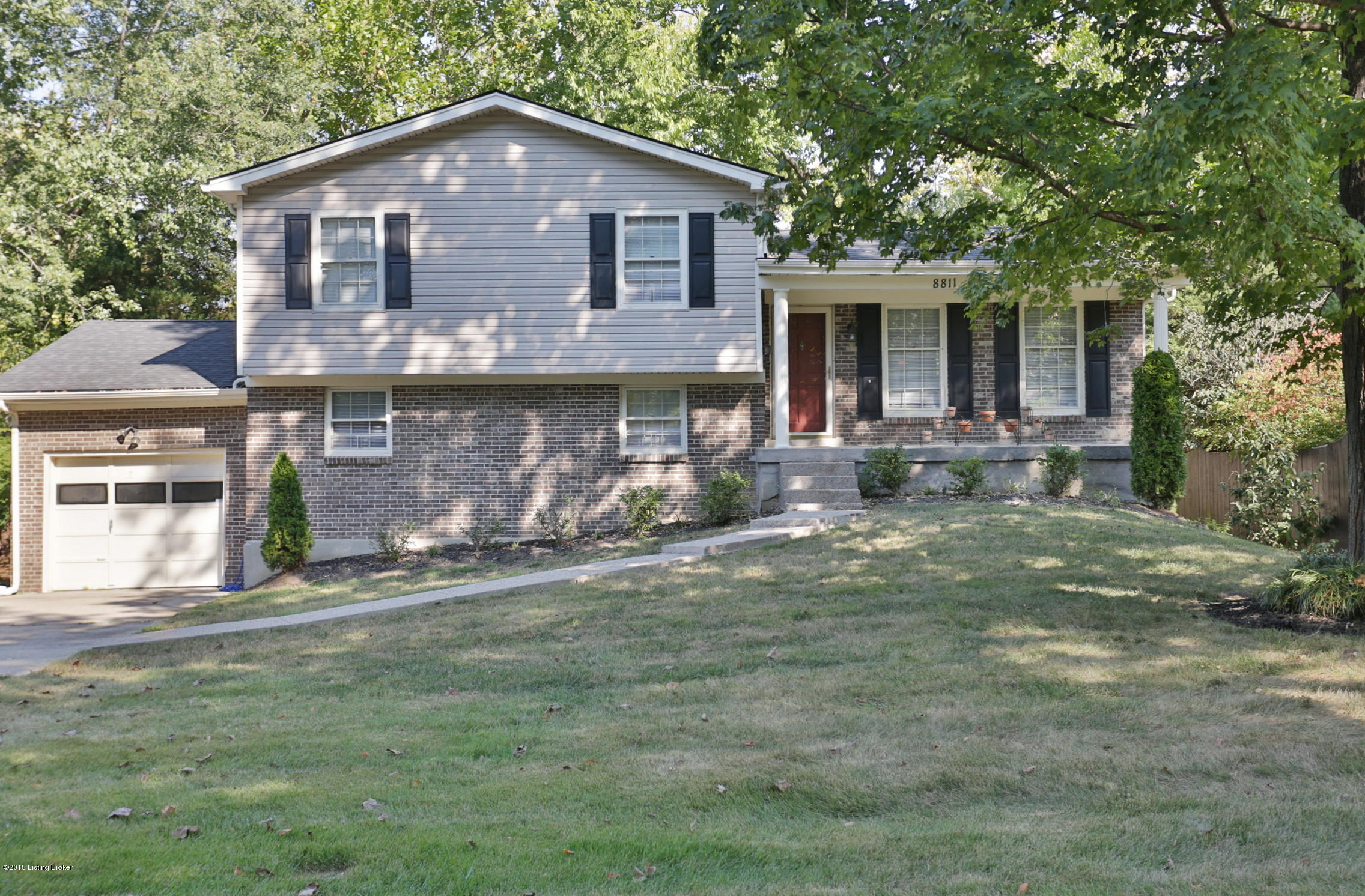 8811 Perry Road Lyndon, KY 40222 - Photo 1 of 39 1