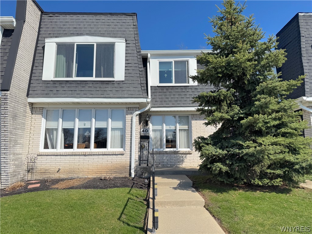 40 Harrogate Square Amherst, NY 14221 - Photo 1 of 24