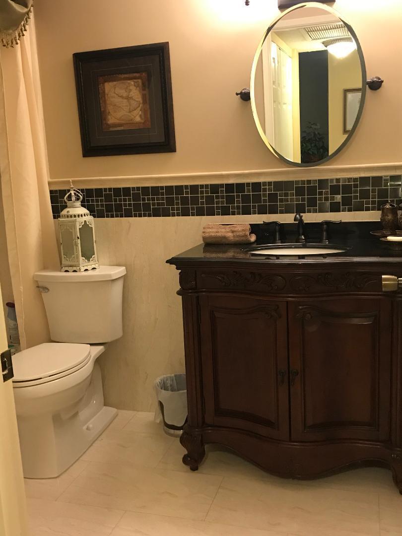 9005 Flynn Circle, Unit 1 Boca Raton, FL 33496 - Photo 25 of 31 GUEST BATH