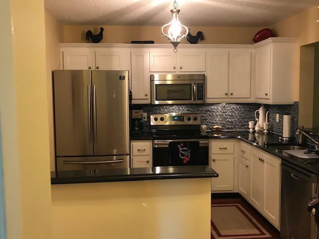 9005 Flynn Circle, Unit 1 Boca Raton, FL 33496 - Photo 7 of 31 tOP OF THE LINE SS APPLIANCES