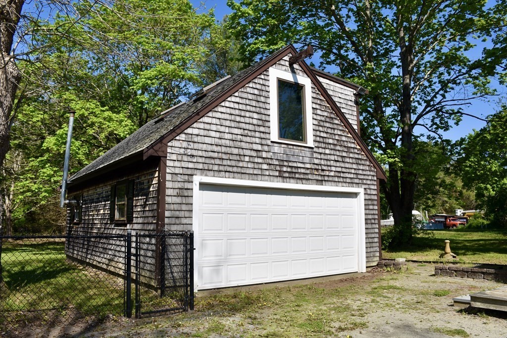 439 County Road Rochester, MA 02576 - Photo 11 of 39