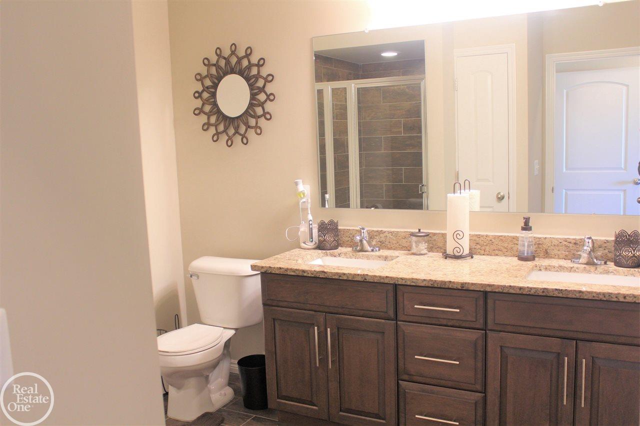 5121 Hawkseye Trace Warren, MI 48092 - Photo 17 of 34