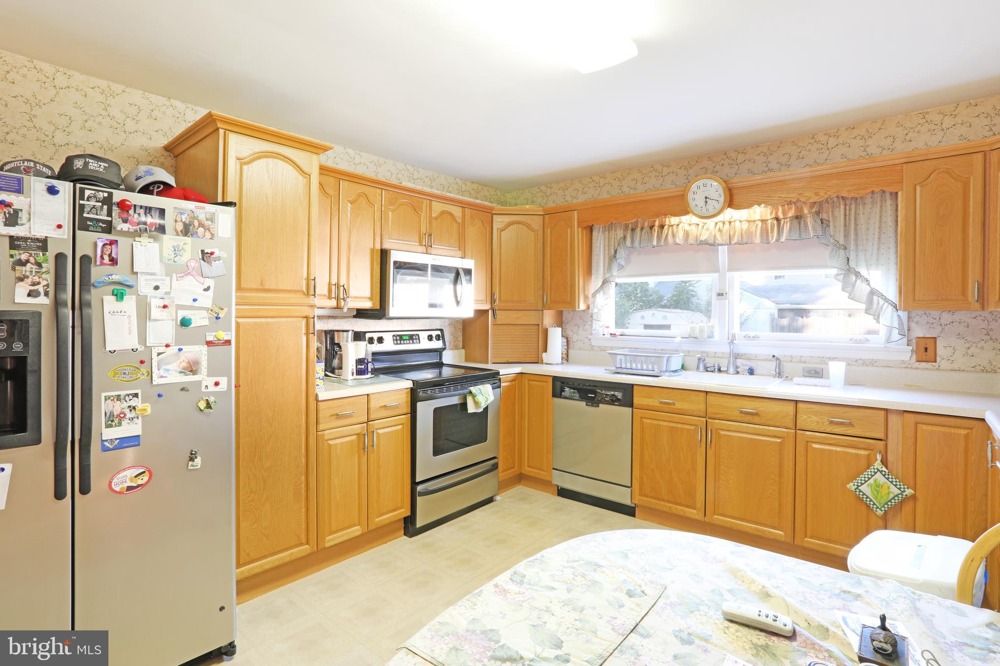 870 Rambler Avenue Runnemede, NJ 08078 - Photo 11 of 30 Large Eat-In Kitchen with SS Appliances