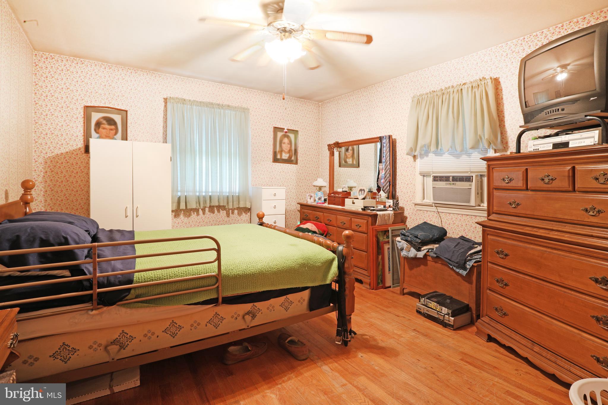 870 Rambler Avenue Runnemede, NJ 08078 - Photo 12 of 30 Main Bedroom on 1st Fl...with hardwood floors