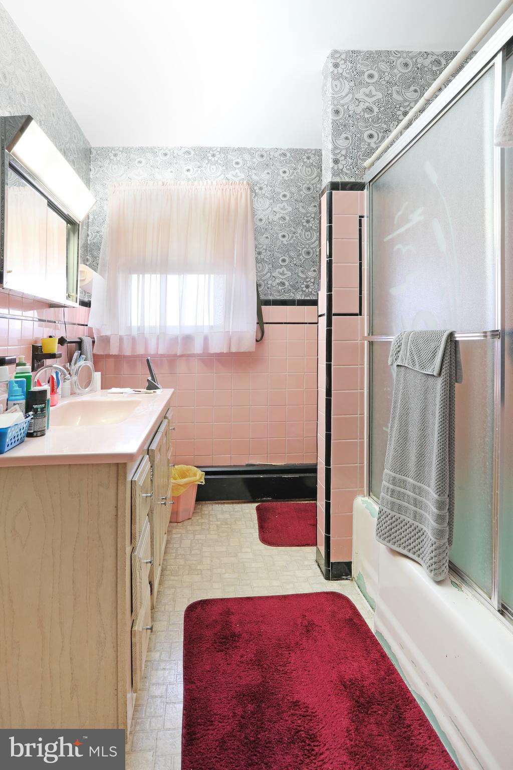870 Rambler Avenue Runnemede, NJ 08078 - Photo 14 of 30 Main Bathroom