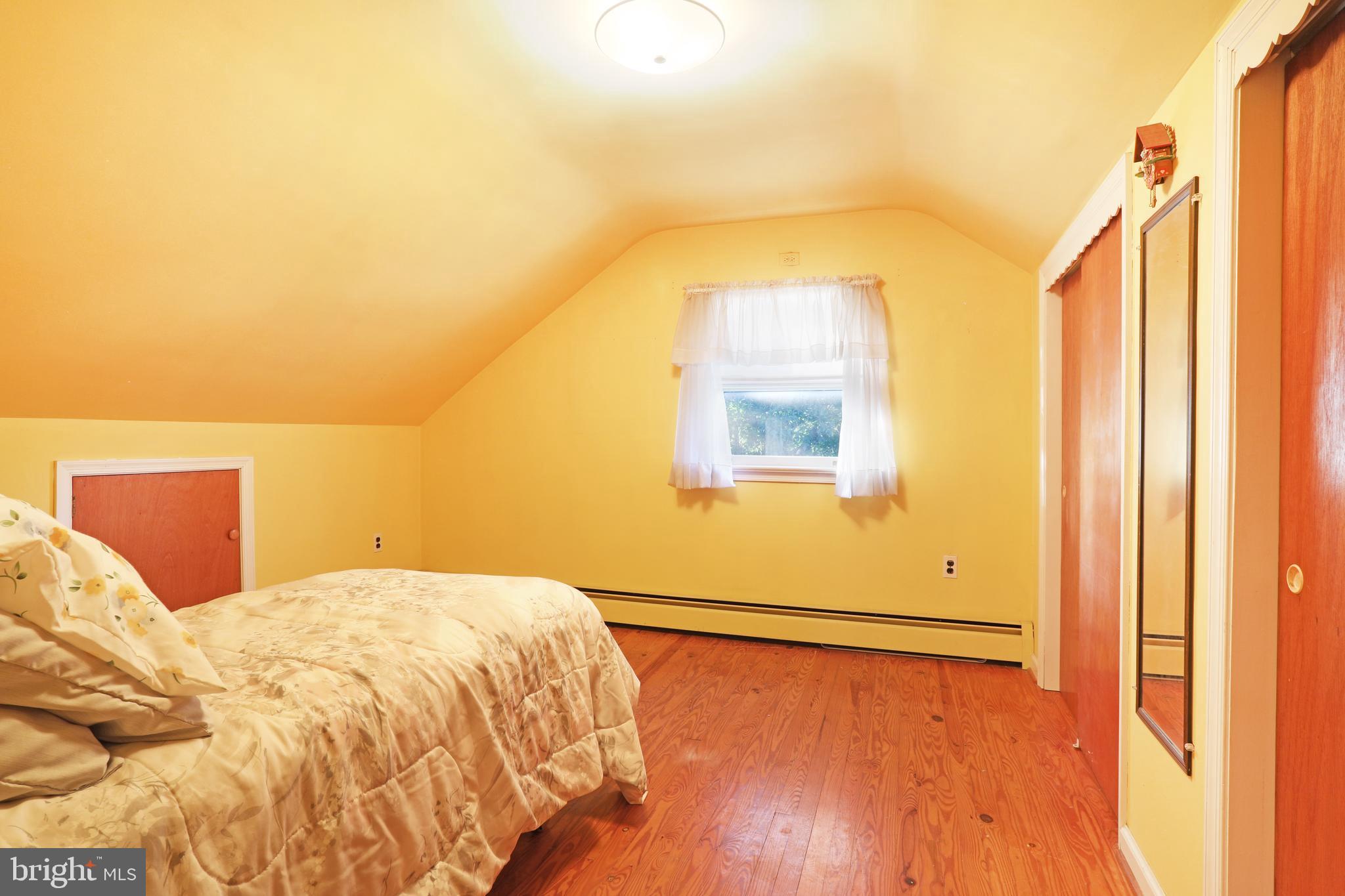 870 Rambler Avenue Runnemede, NJ 08078 - Photo 16 of 30 4th Bedroom (upstairs)