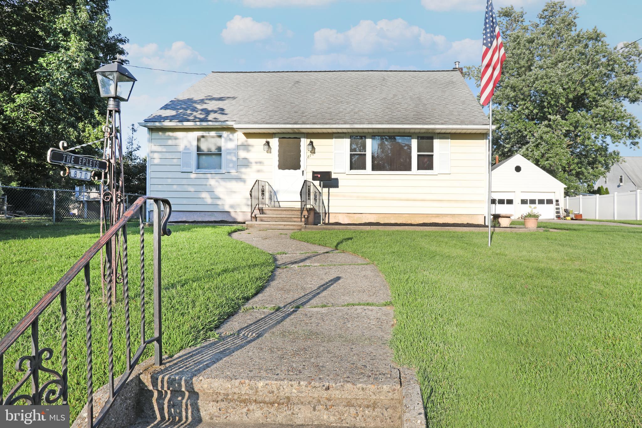 870 Rambler Avenue Runnemede, NJ 08078 - Photo 4 of 30 Come on In and Take a Look!