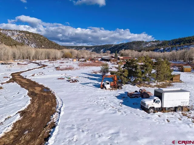 a view of a parking space