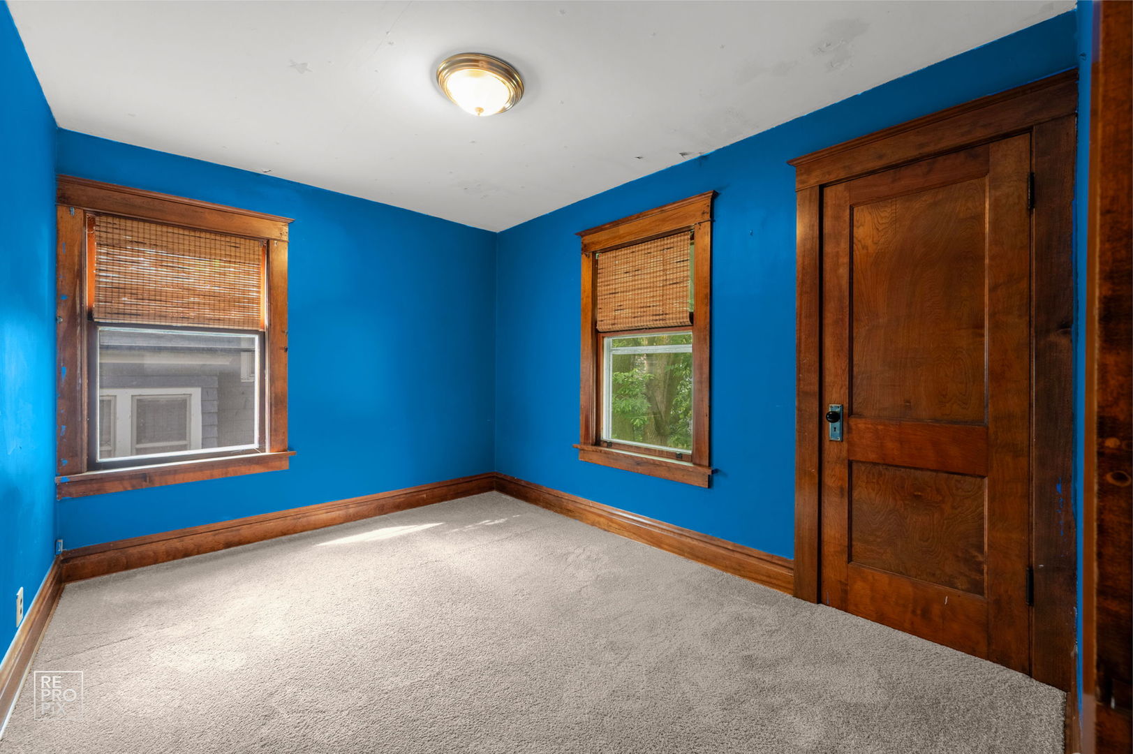 534 Palace Street Aurora, IL 60506 - Photo 9 of 12 a view of empty room with windows