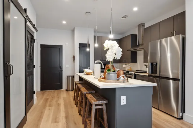 $3,500 | 303 31st Avenue North, Unit 206, Nashville, TN 37203