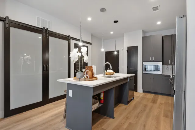 $3,500 | 303 31st Avenue North, Unit 206, Nashville, TN 37203