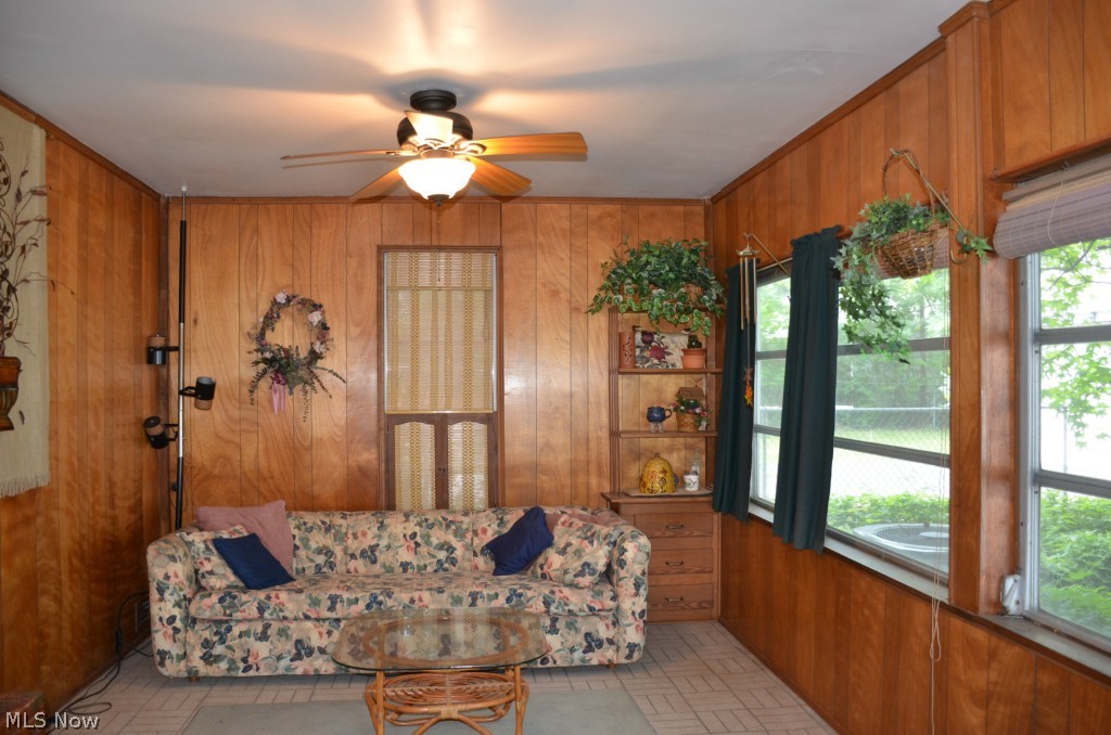 1564 Edgefield Road Lyndhurst, OH 44124 - Photo 9 of 22