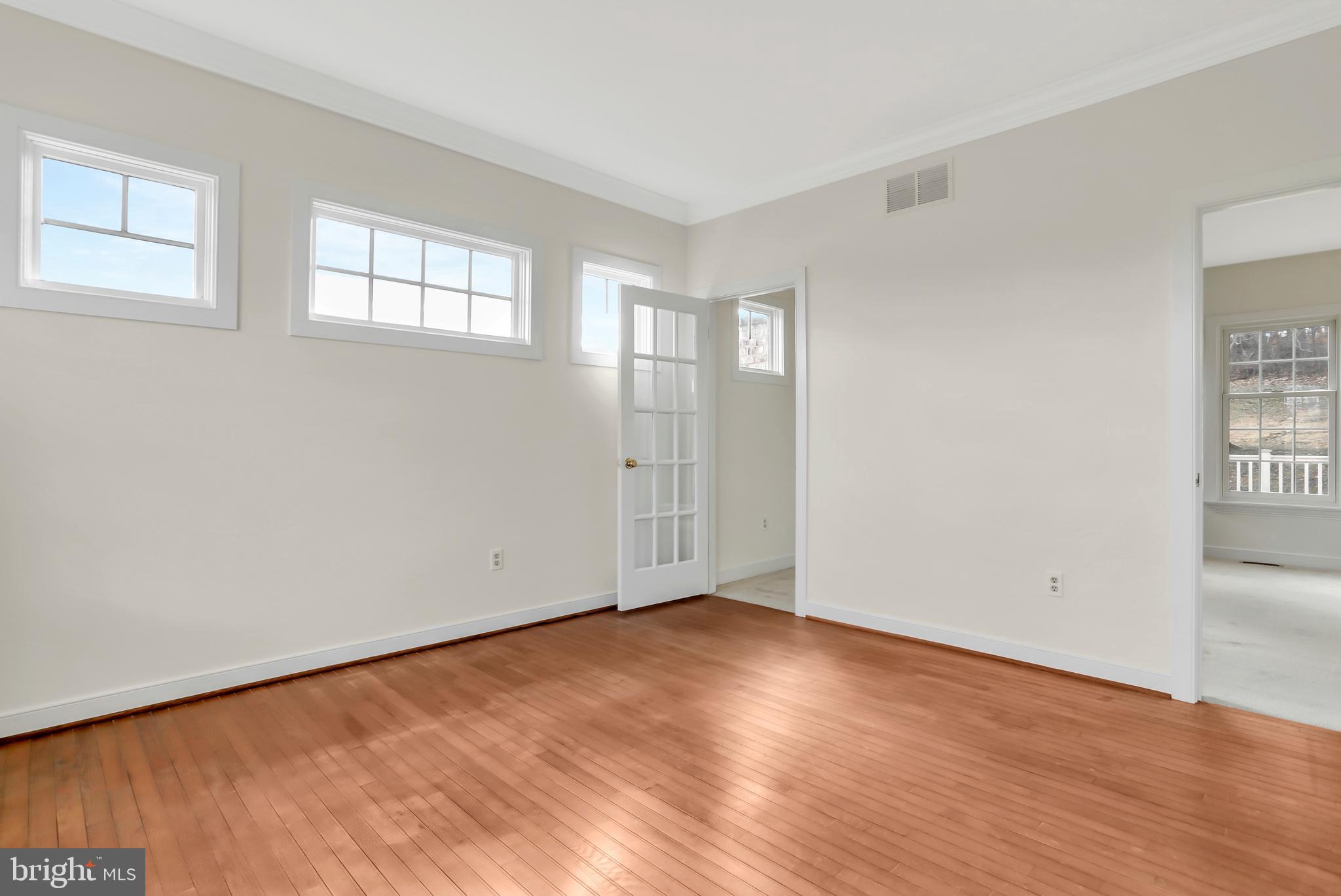 1673 Exeter Road Westminster, MD 21157 - Photo 22 of 79 Living room