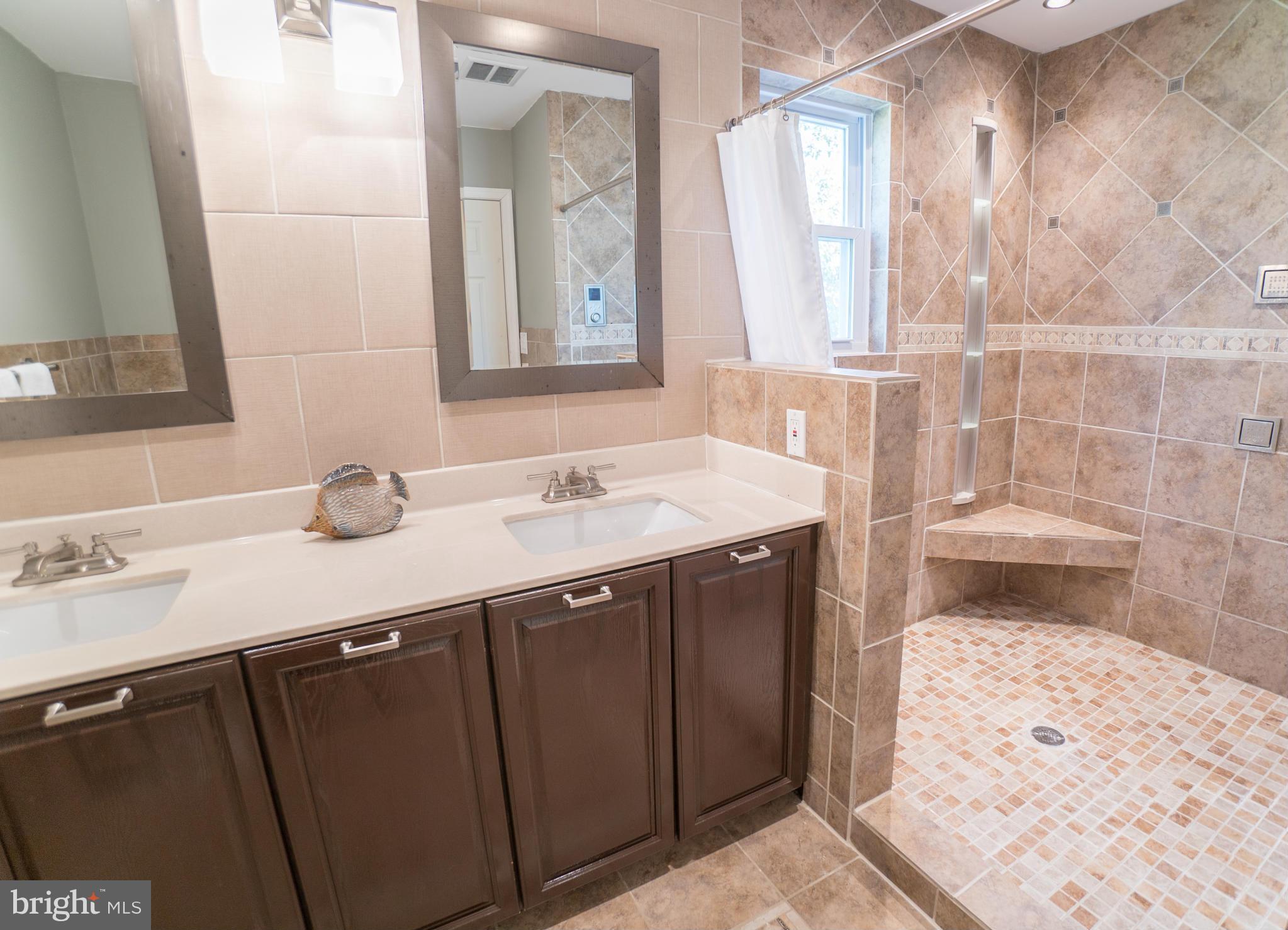 1631 Bennington Hollow Lane Reston, VA 20194 - Photo 13 of 23 Bath (Master)