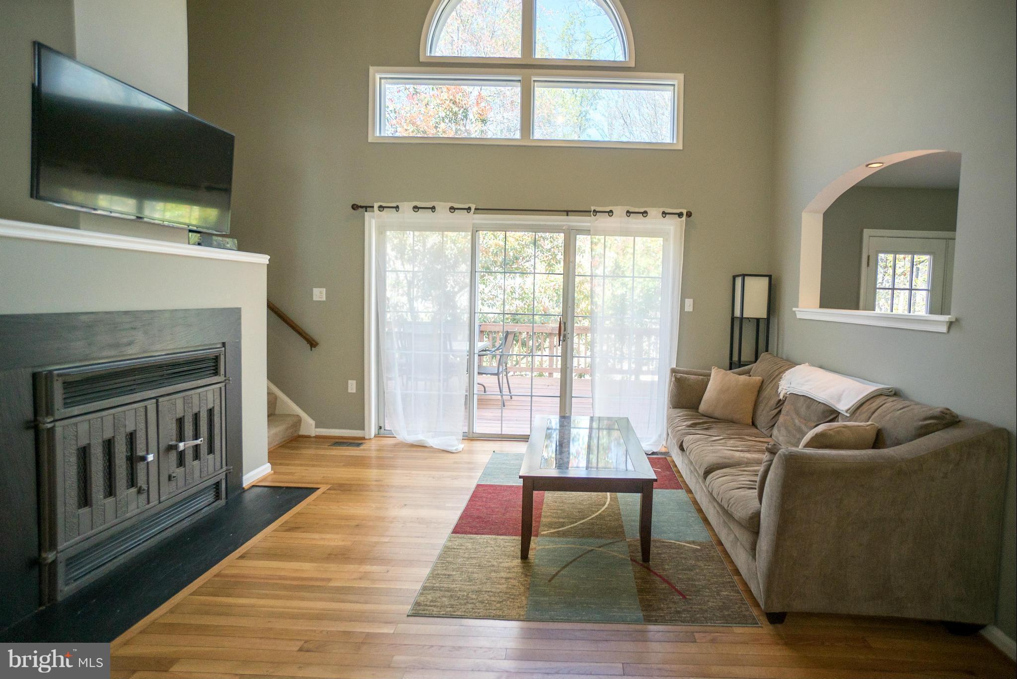 1631 Bennington Hollow Lane Reston, VA 20194 - Photo 5 of 23 Living Room