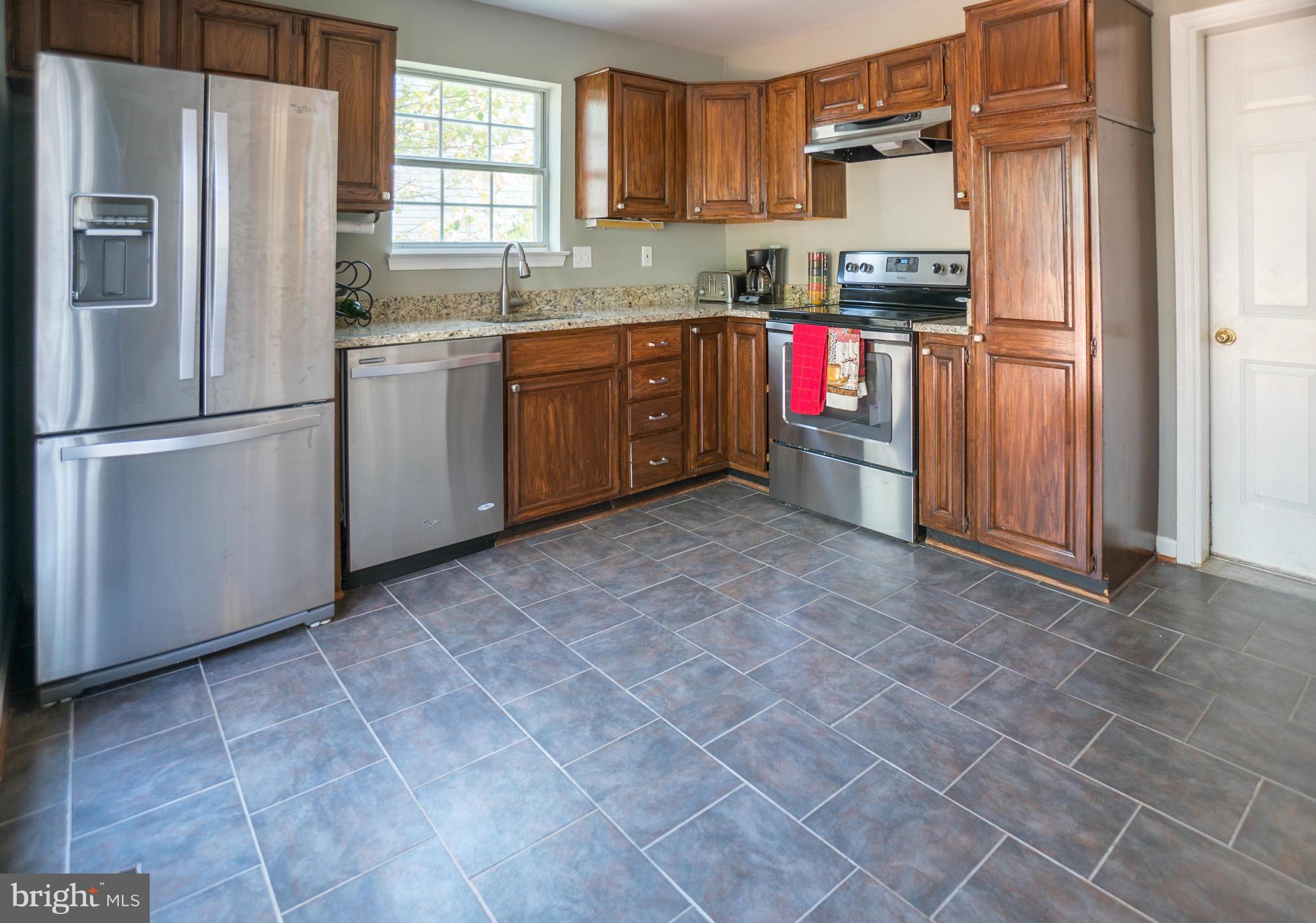 1631 Bennington Hollow Lane Reston, VA 20194 - Photo 8 of 23 Kitchen