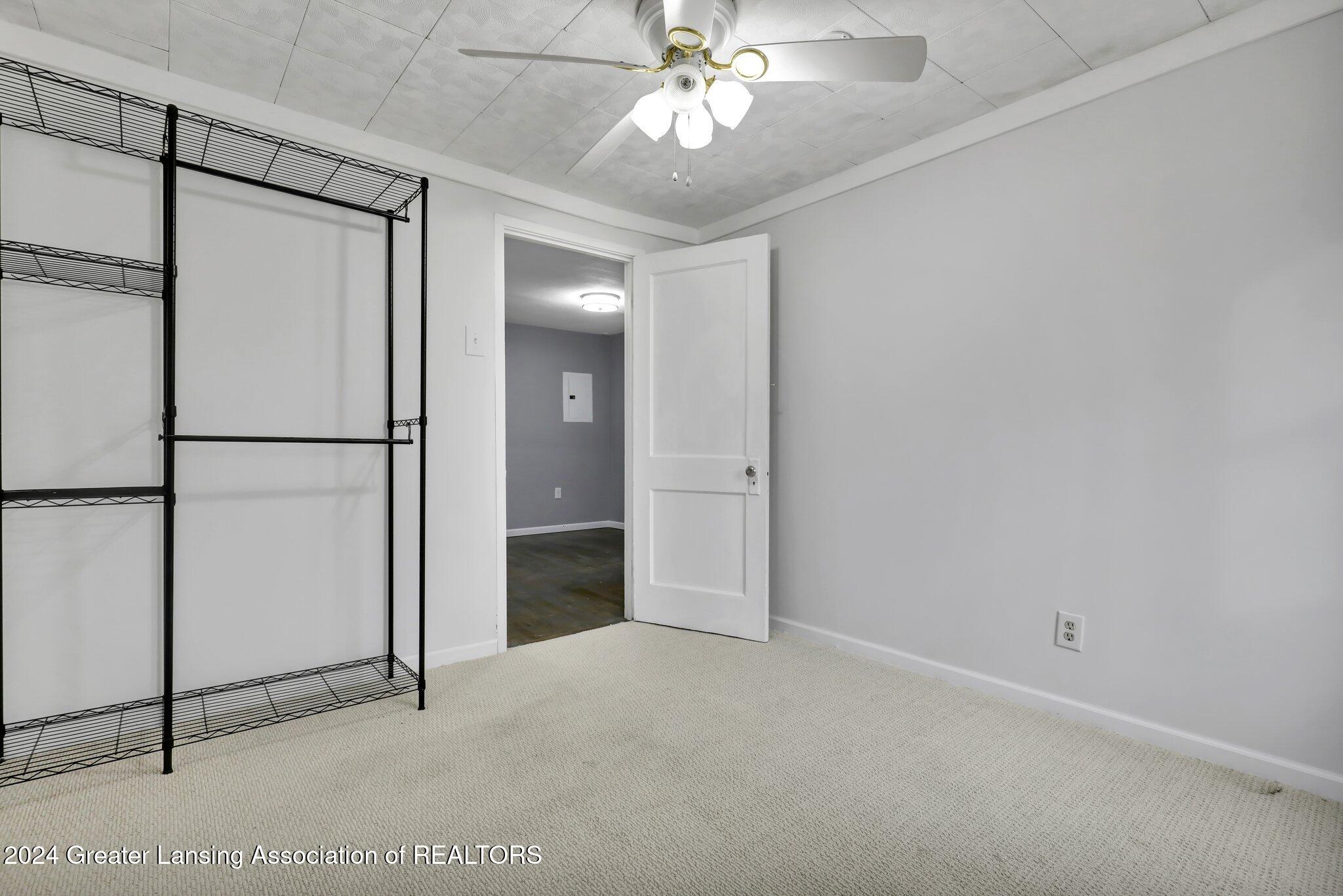 2210 Washington Road Lansing, MI 48911 - Photo 13 of 23 13-web-or-mls-Open Ended Media-13