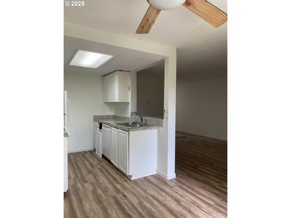 $194,900 | 9872 Southeast Talbert Street, Clackamas, OR 97015