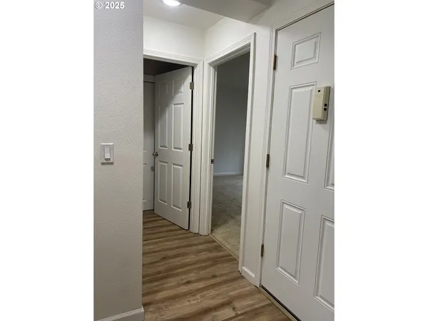 $194,900 | 9872 Southeast Talbert Street, Clackamas, OR 97015