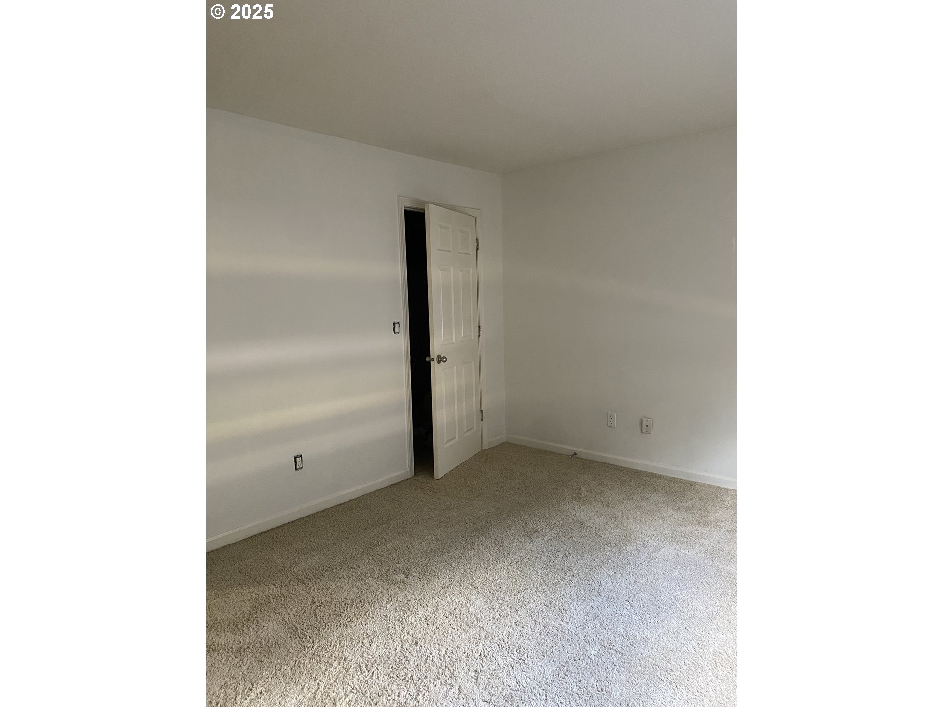 9872 Southeast Talbert Street Clackamas, OR 97015 - Photo 16 of 38 a view of an empty room