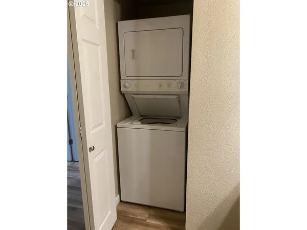 $194,900 | 9872 Southeast Talbert Street, Clackamas, OR 97015