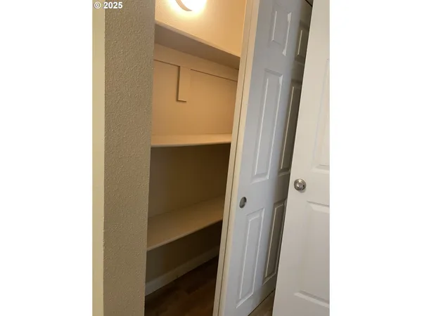 $194,900 | 9872 Southeast Talbert Street, Clackamas, OR 97015