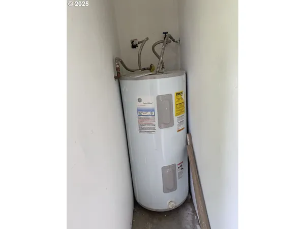 $194,900 | 9872 Southeast Talbert Street, Clackamas, OR 97015