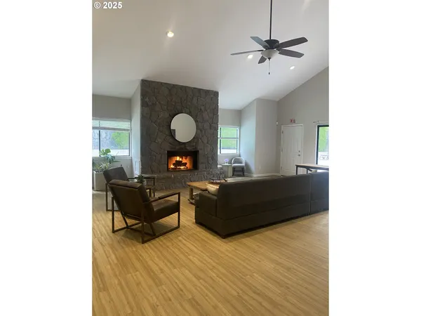 $194,900 | 9872 Southeast Talbert Street, Clackamas, OR 97015