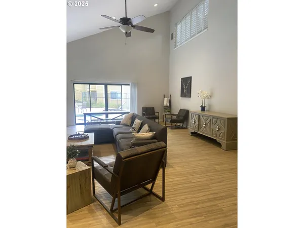 $194,900 | 9872 Southeast Talbert Street, Clackamas, OR 97015