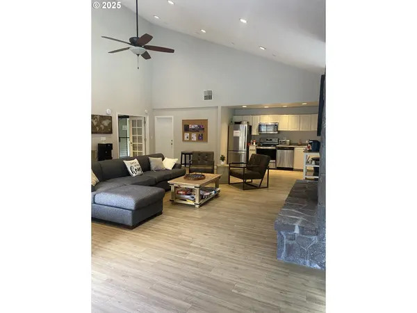 $194,900 | 9872 Southeast Talbert Street, Clackamas, OR 97015