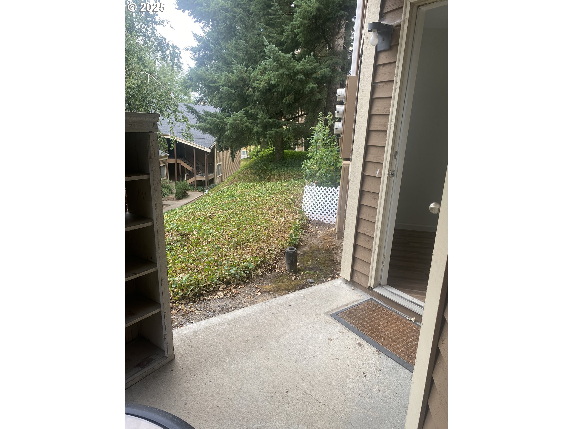 9872 Southeast Talbert Street Clackamas, OR 97015 - Photo 33 of 38 a view of a yard from balcony