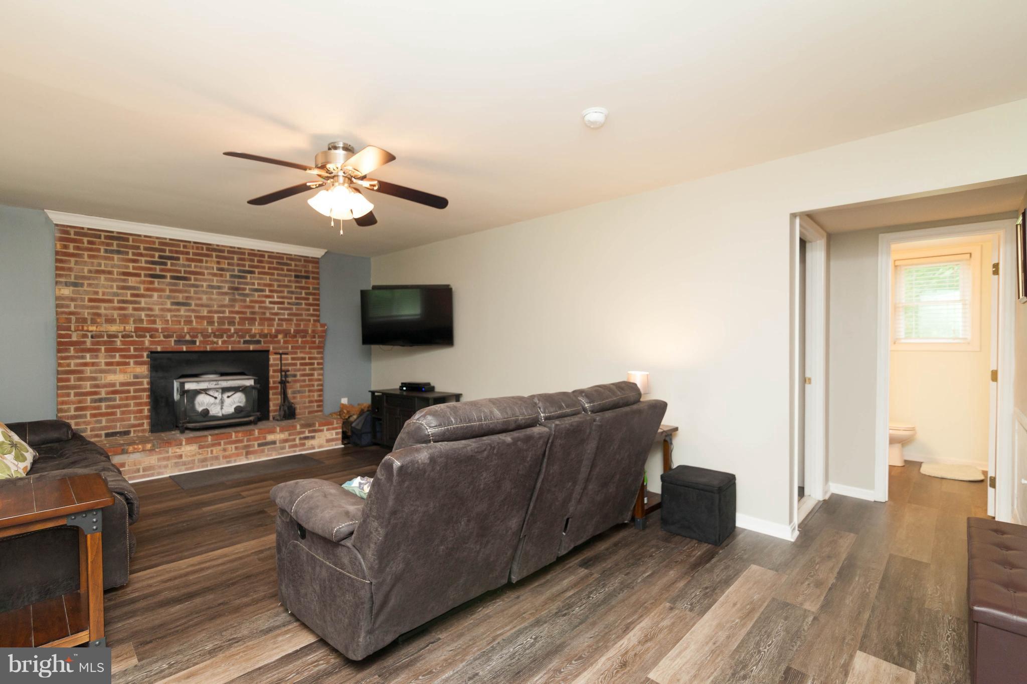 7006 Settlers Ridge Road Warrenton, VA 20187 - Photo 23 of 28 Family Room