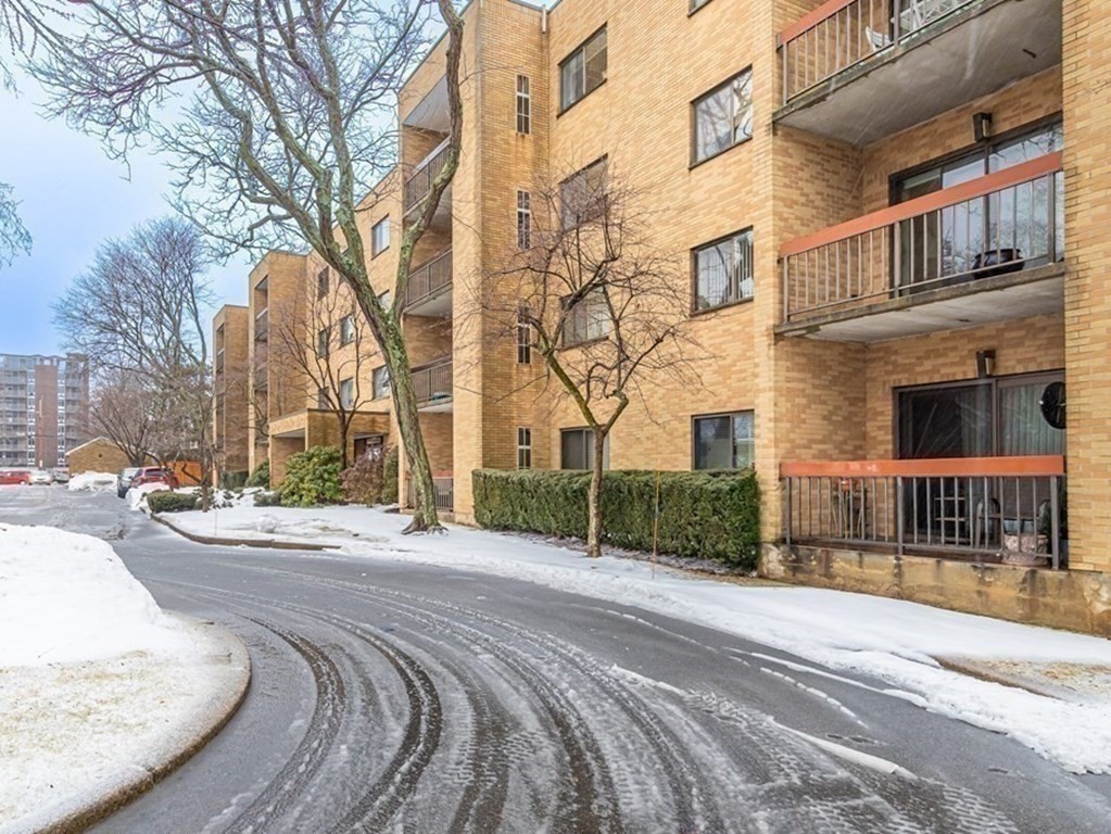 41 Centre Street, Unit 202 Brookline, MA 02446 - Photo 27 of 27