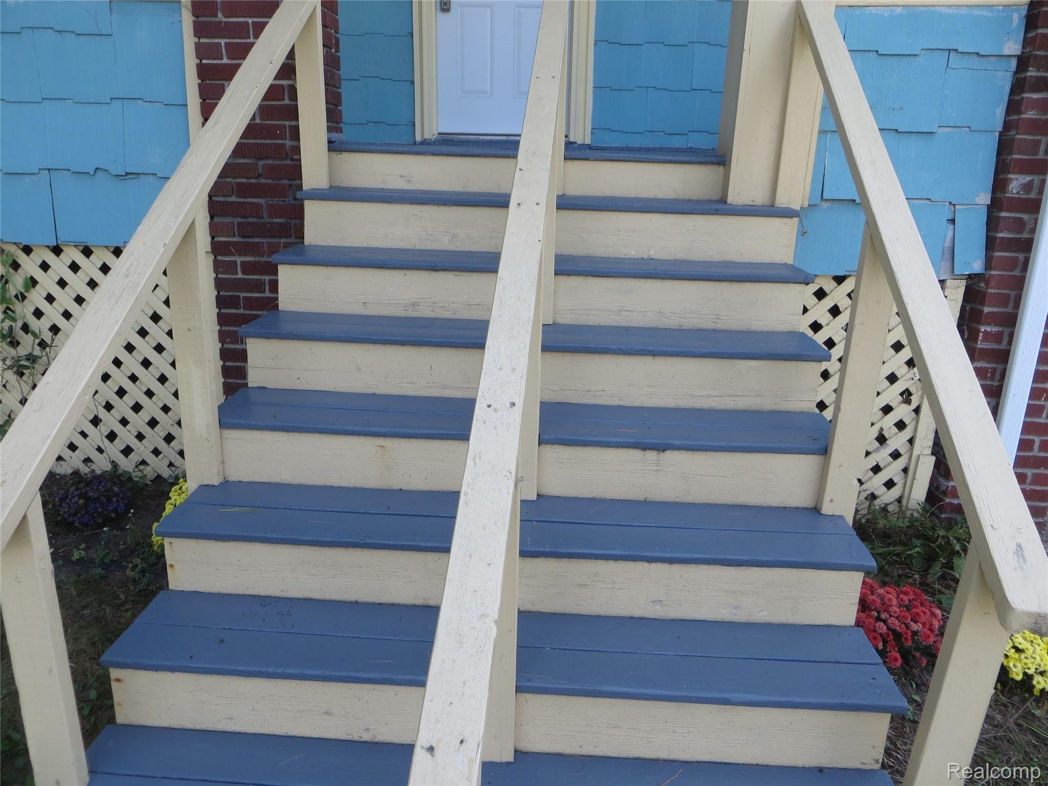 23053 Rausch Avenue Eastpointe, MI 48021 - Photo 3 of 53 IMG_1733.JPG