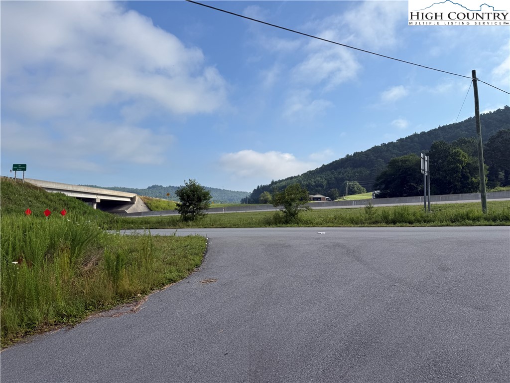 Deep Gap Drive Deep Gap, NC 28618 - Photo 19 of 31 a view of a street