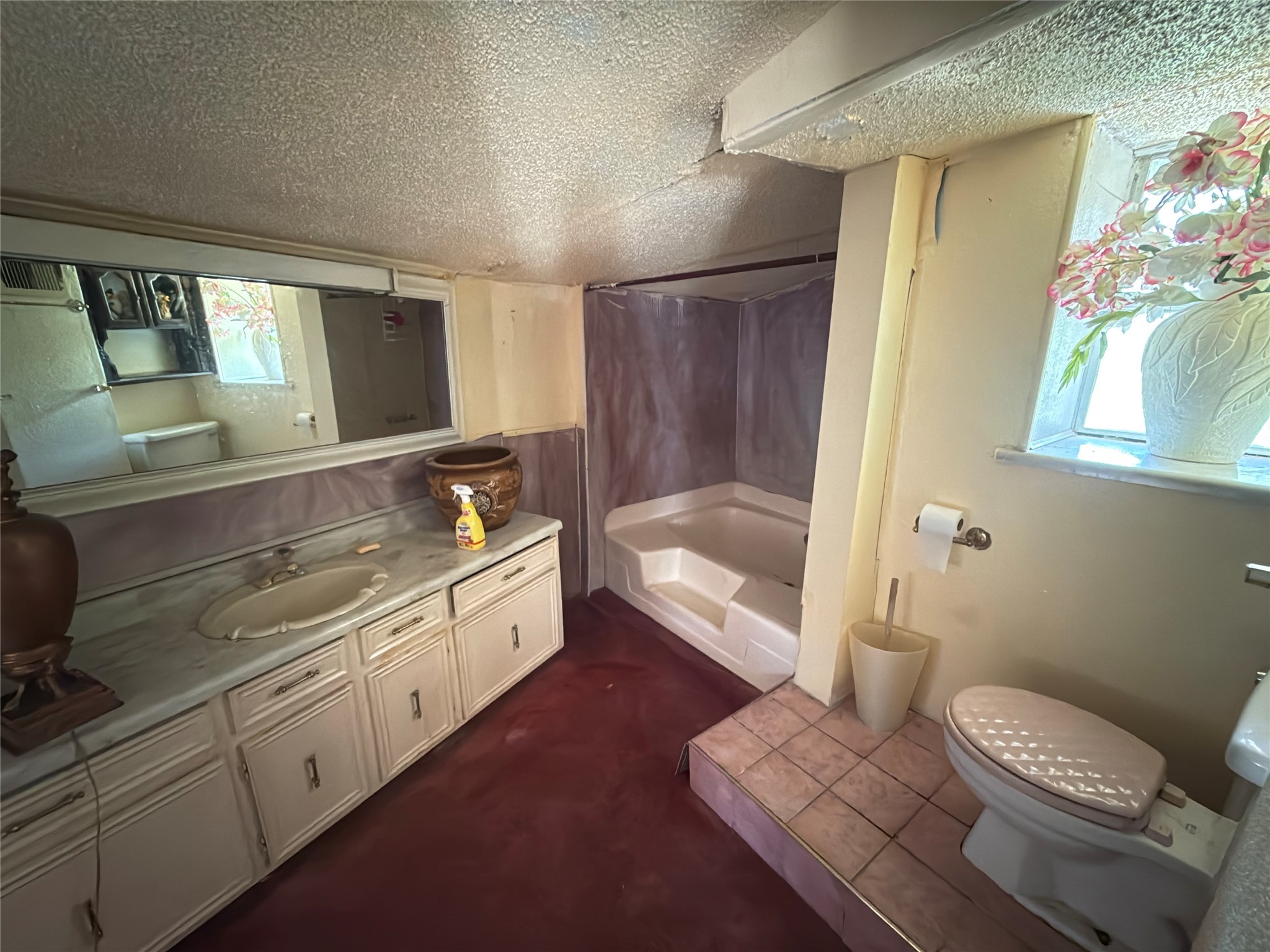 10106 Cheeves Drive Houston, TX 77016 - Photo 10 of 12 Master Bathroom - 2nd Floor