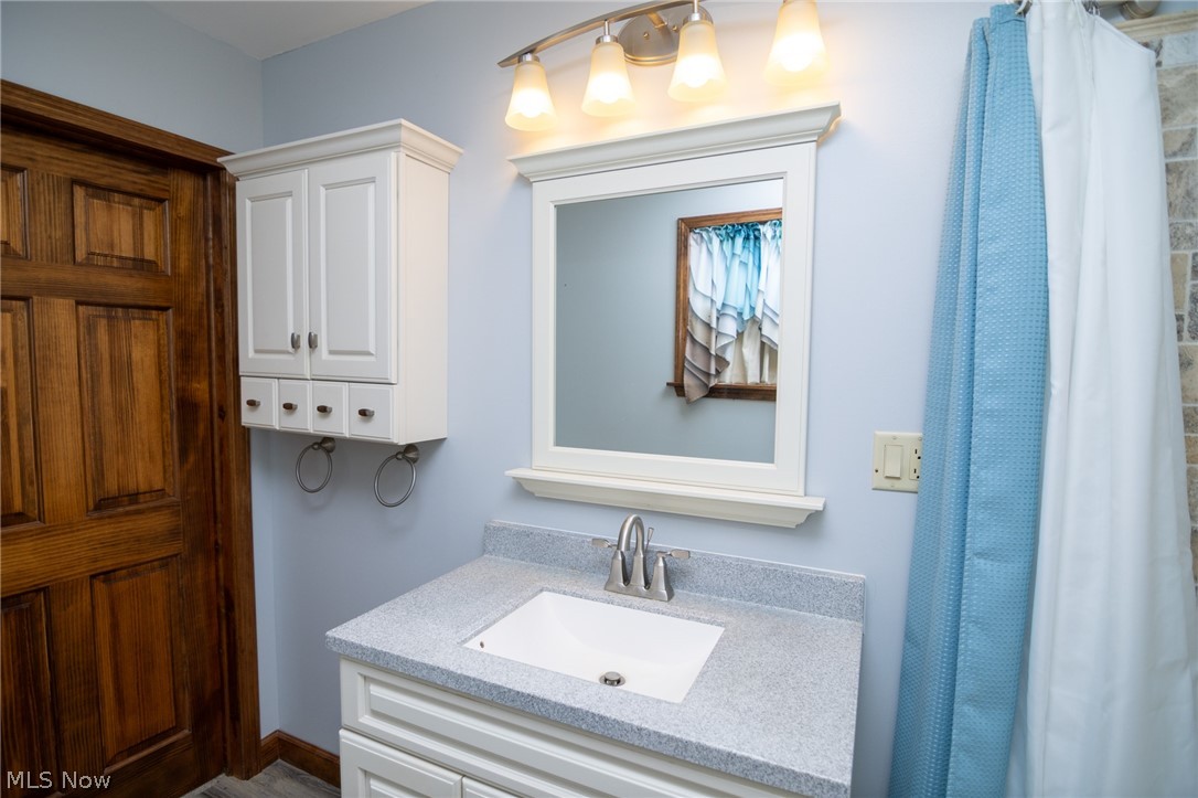 53341 Key Bellaire Road Bellaire, OH 43906 - Photo 15 of 48 Bathroom featuring vanity