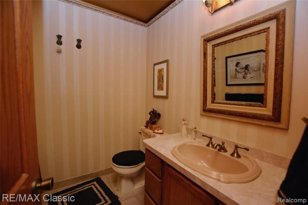 21635 Stanstead Road Northville, MI 48167 - Photo 28 of 41