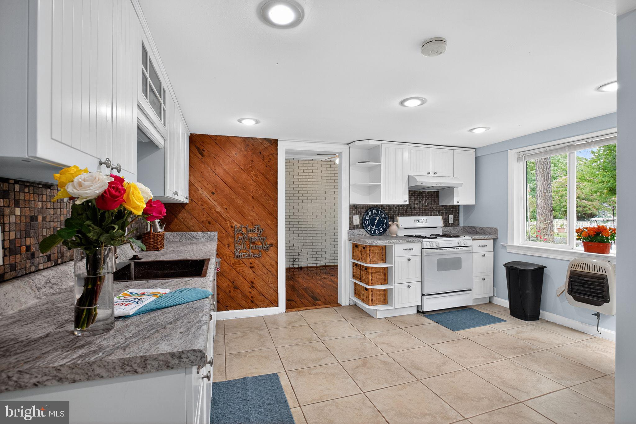 118 7th Street Colonial Beach, VA 22443 - Photo 15 of 55 Kitchen view 3