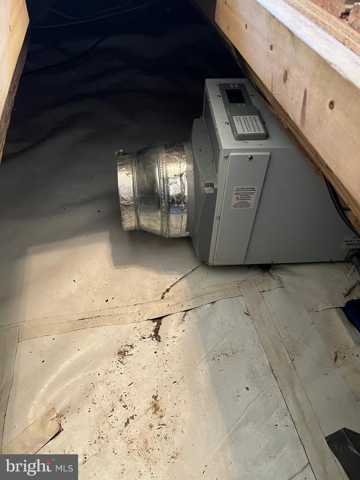 118 7th Street Colonial Beach, VA 22443 - Photo 38 of 55 Crawl Space