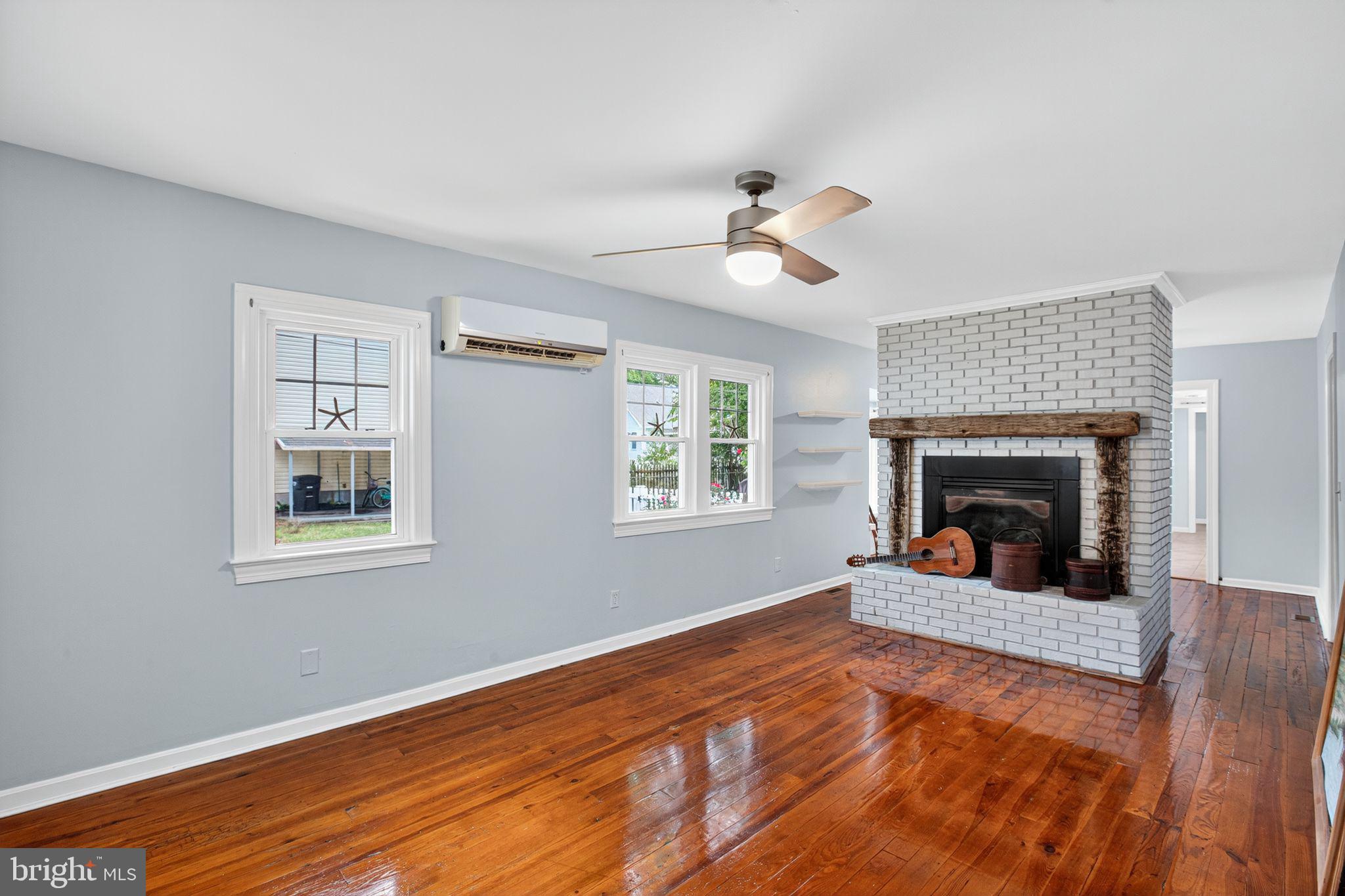 118 7th Street Colonial Beach, VA 22443 - Photo 7 of 55 Living Room