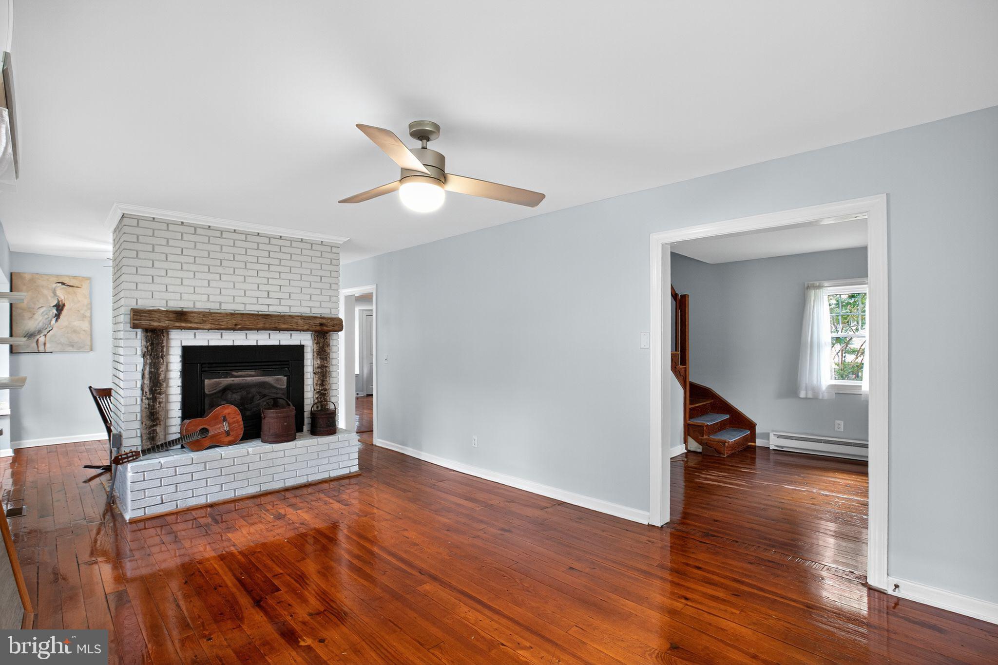 118 7th Street Colonial Beach, VA 22443 - Photo 8 of 55 View 2 of Living Room