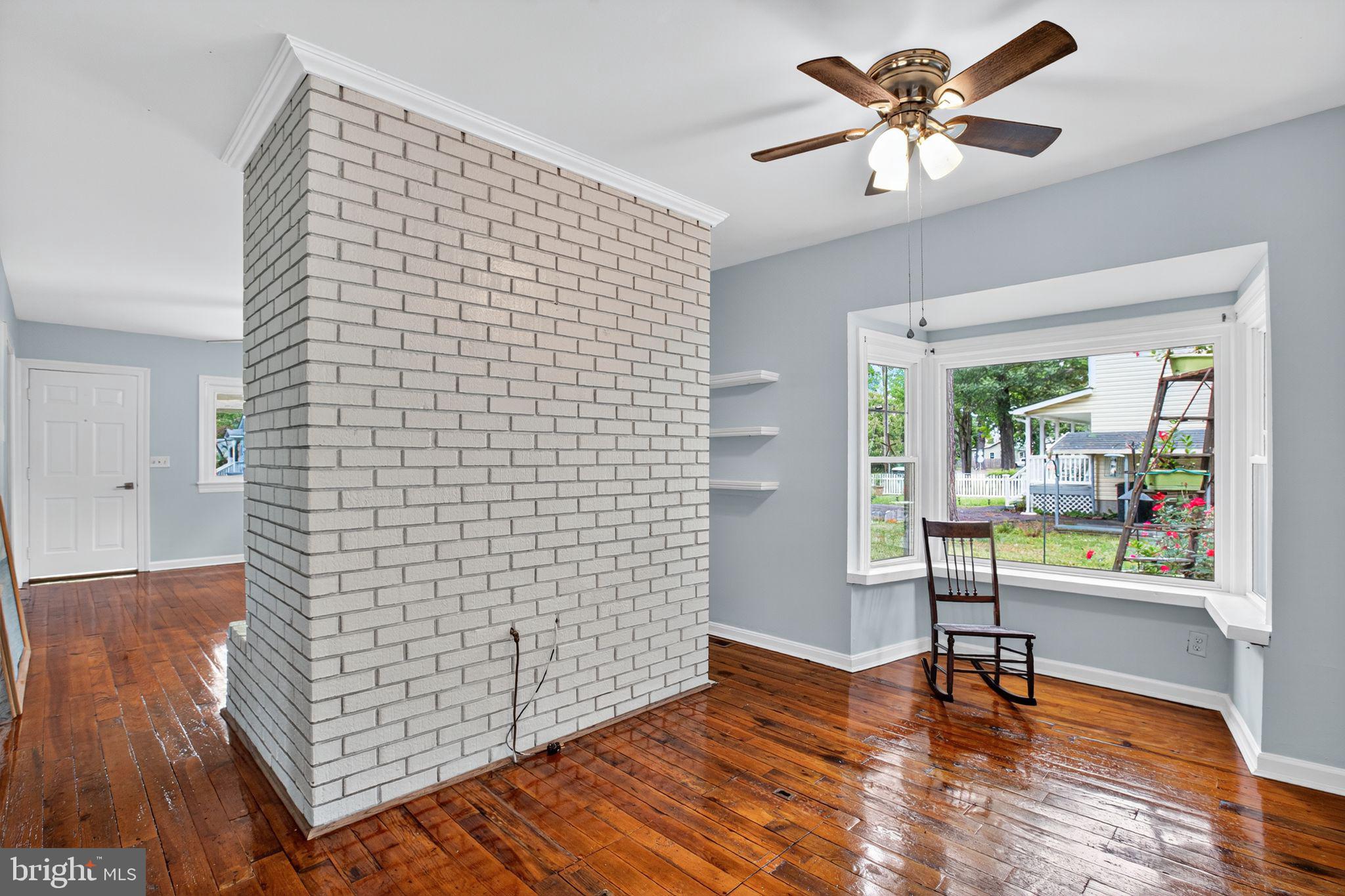 118 7th Street Colonial Beach, VA 22443 - Photo 10 of 55 Domomg Room