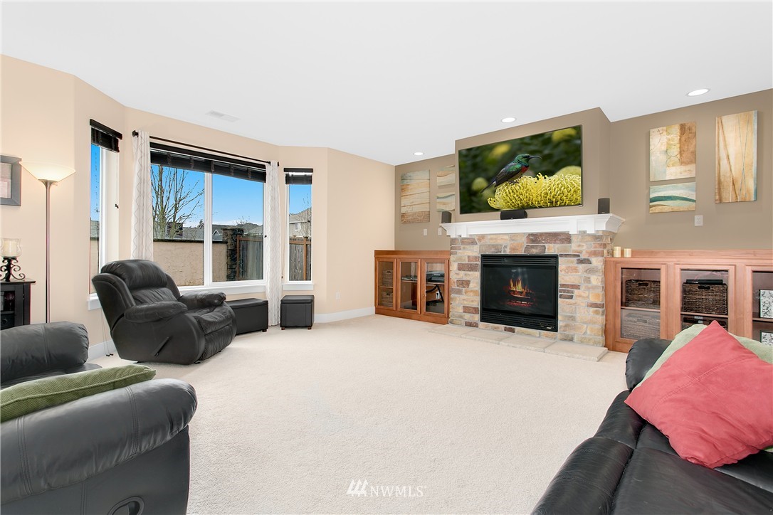 757 Hoquiam Place Northeast Renton, WA 98059 - Photo 7 of 25