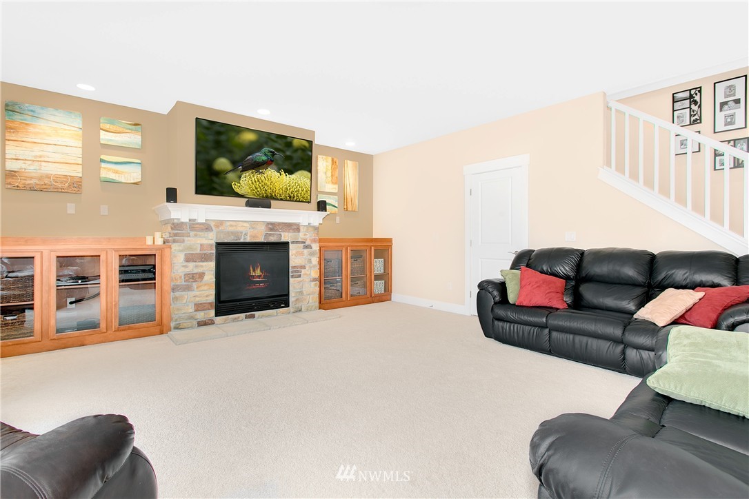 757 Hoquiam Place Northeast Renton, WA 98059 - Photo 8 of 25