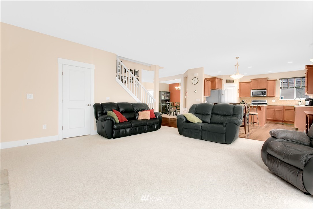757 Hoquiam Place Northeast Renton, WA 98059 - Photo 9 of 25